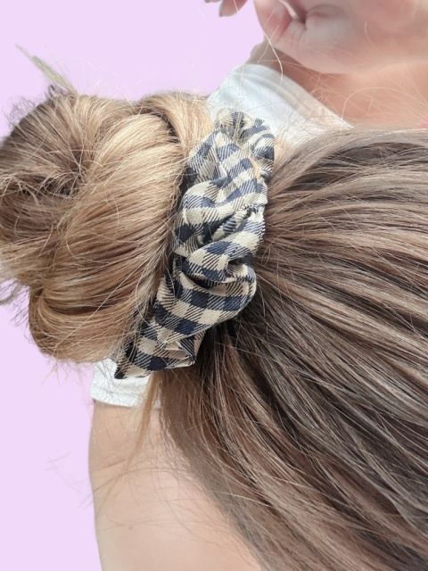 CLUELESS Scrunchie 100% jedwab z upcyclingu